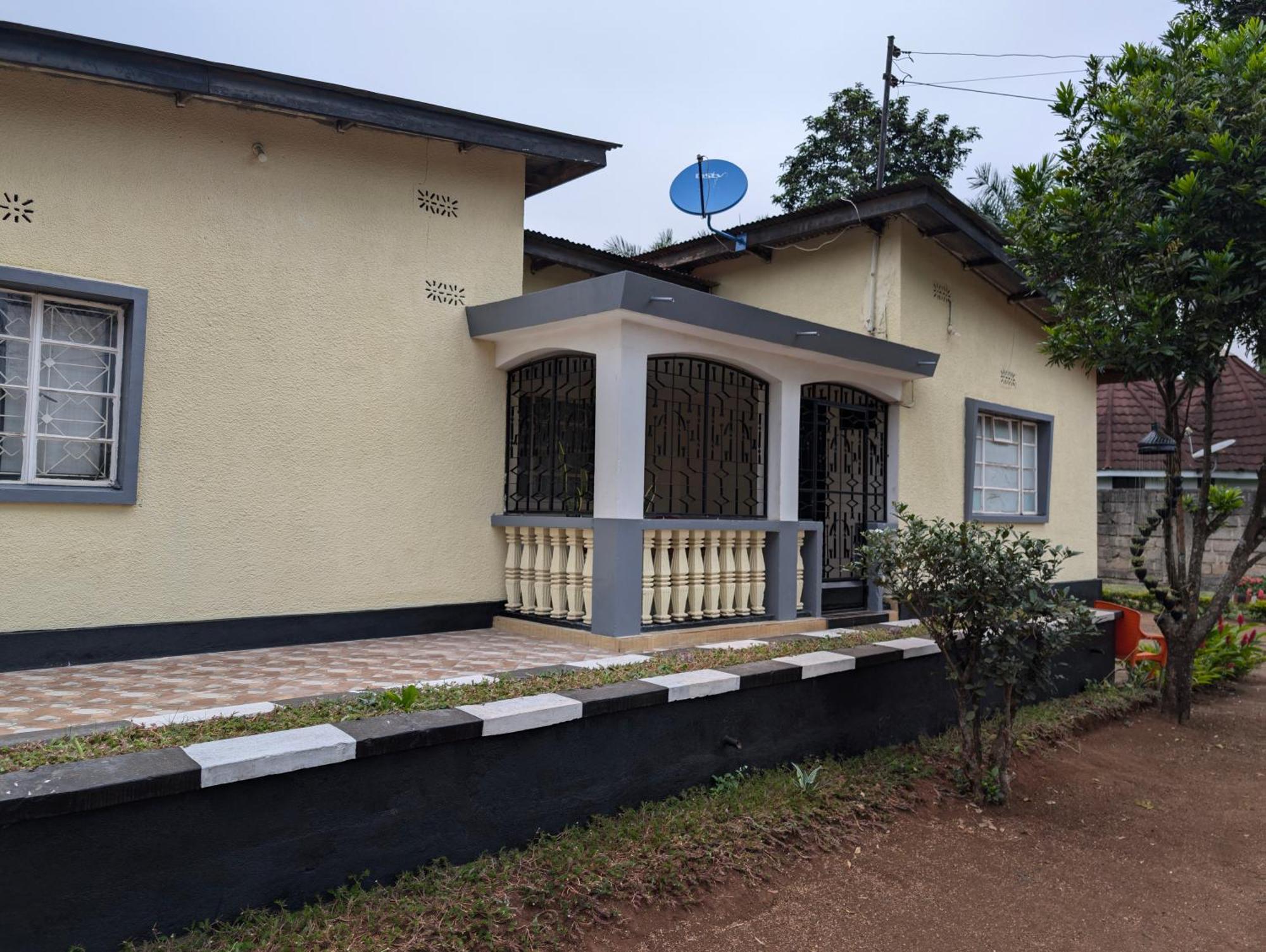 Dans Place Moshi Exterior foto