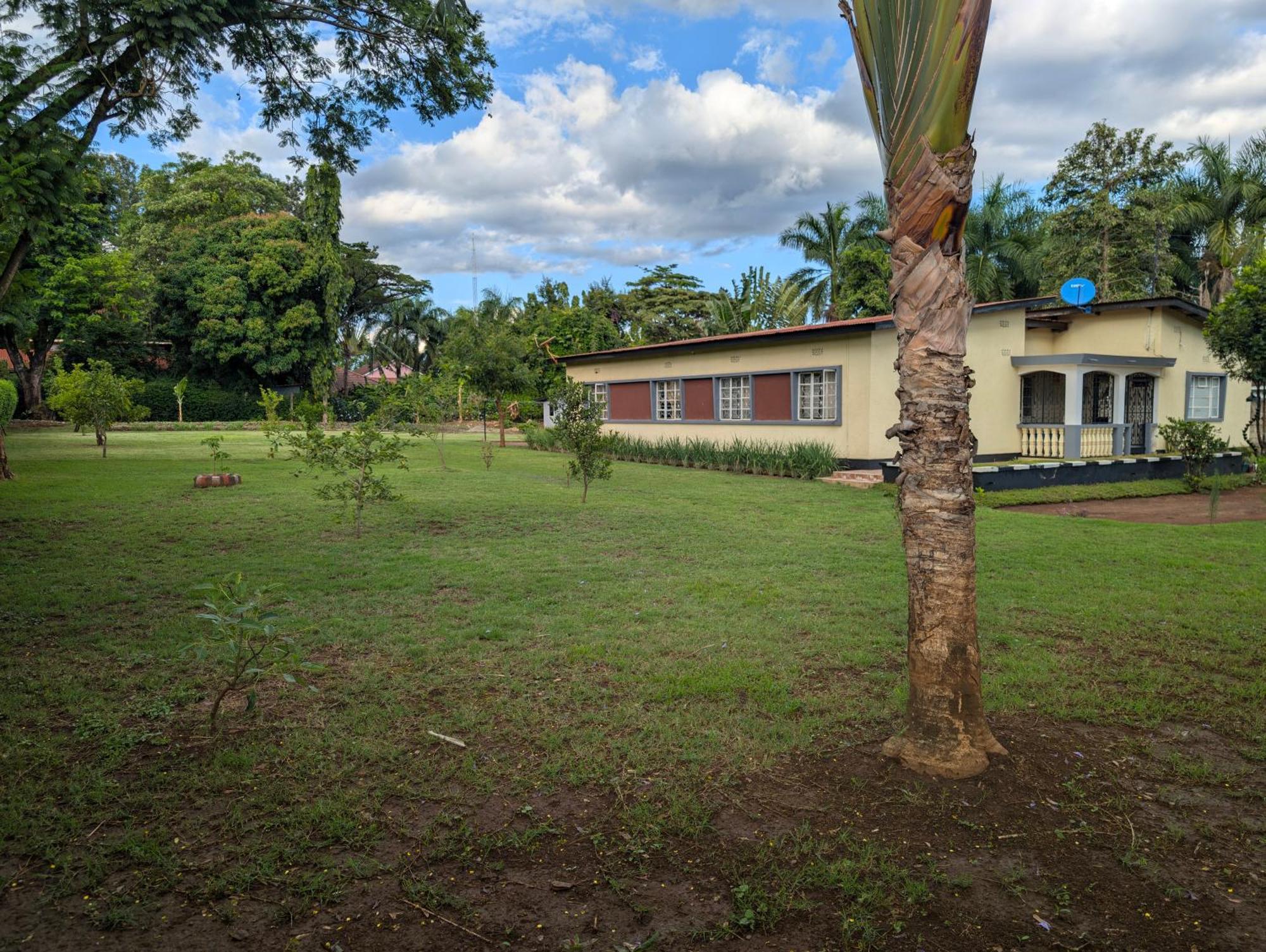 Dans Place Moshi Exterior foto